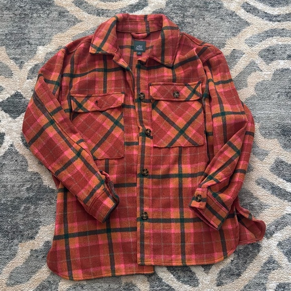 Women’s Shacket - Picture 1 of 3